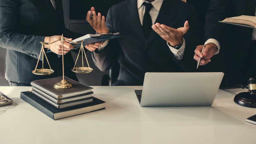  Em defesa de grandes casos: A importância de um advogado experiente em Direito Civil