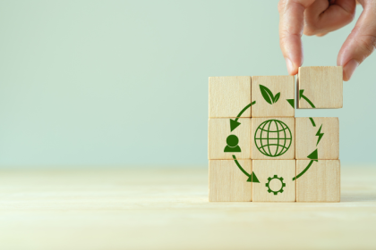 A economia circular aliada à engenharia ambiental cria um novo ciclo de sustentabilidade urbana, reduzindo resíduos e otimizando recursos — visão defendida pela Versa Engenharia Ambiental Ltda.